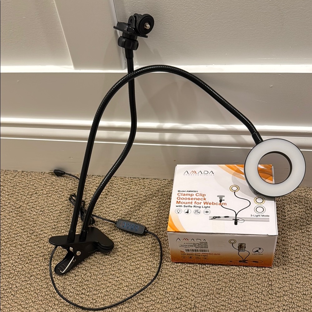 Adjustable Stand with LED Ring Light
Great for podcasting